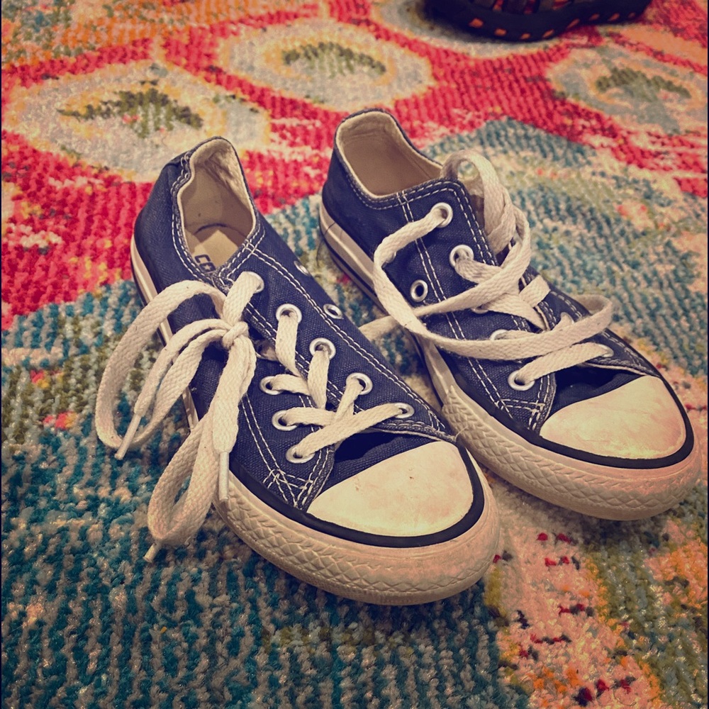 Kids converse